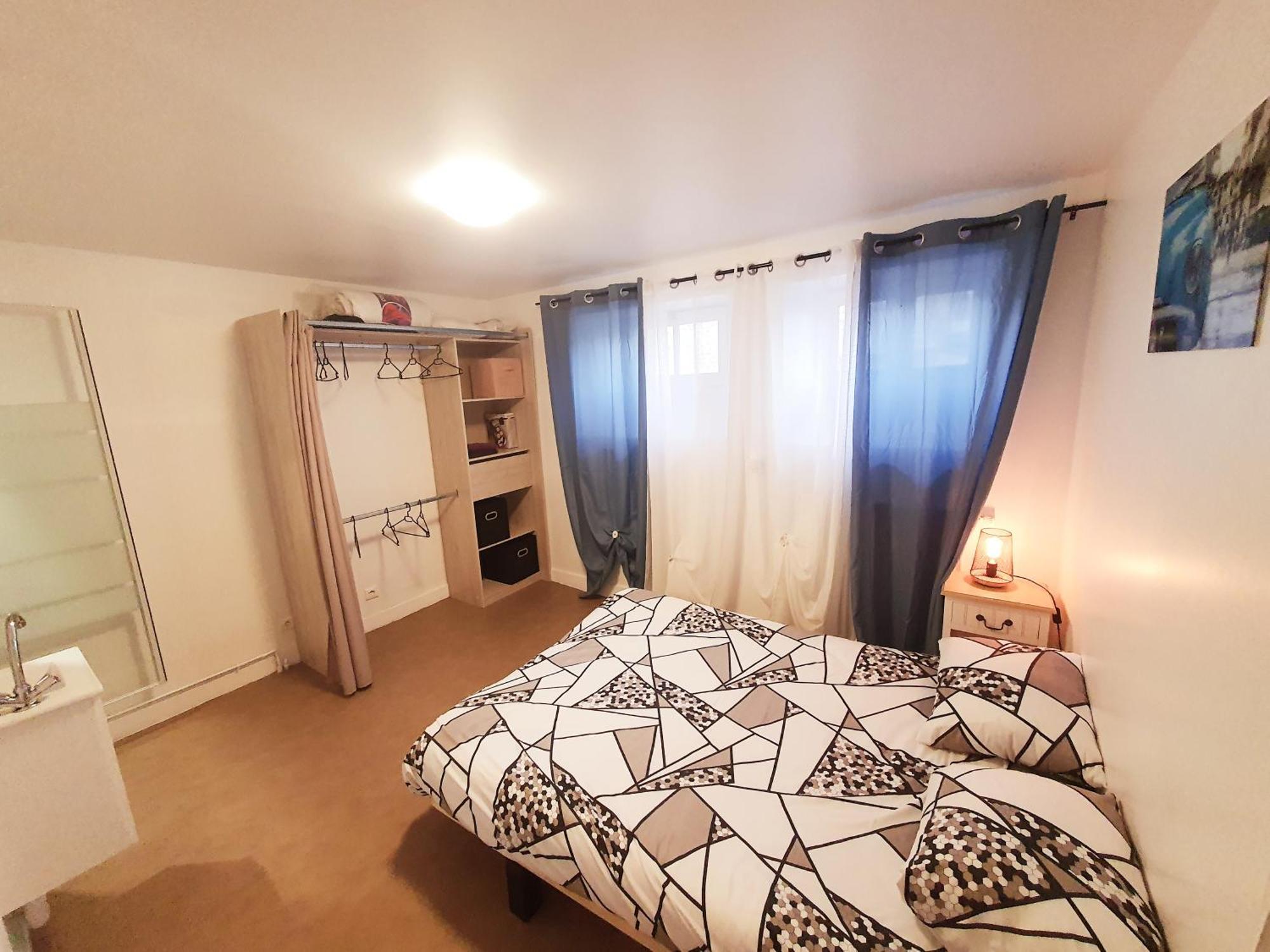 Gite Pour Professionnels En Deplacement - Centre Ville - Parking Gratuit Bellac Exterior photo